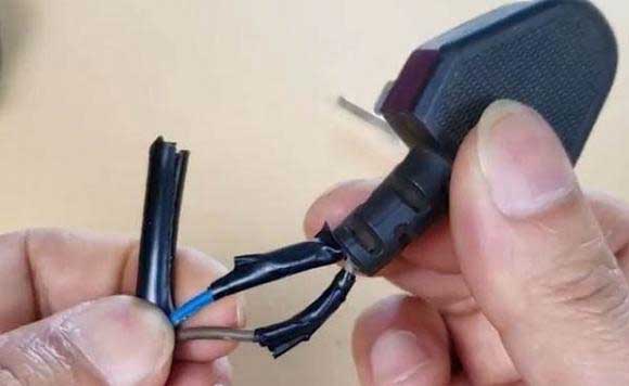 Dây điện hoặc phích cắm bị hỏng Dây điện hoặc phích cắm bị hỏng