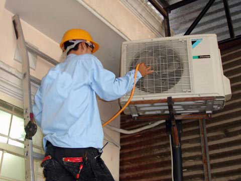 Khi nào nên gọi thợ sửa điều hoà cây chuyên nghiệp