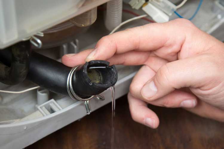Van xả nước bị kẹt hoặc hỏng Van xả nước bị kẹt hoặc hỏng
