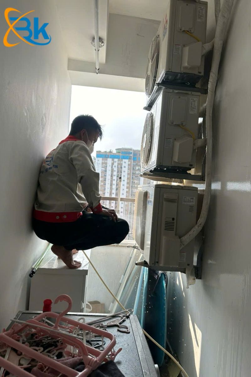 Dịch vụ sửa điều hoà - vệ sinh điều hoà tại khu nhà ở 90 Nguyễn Tuân